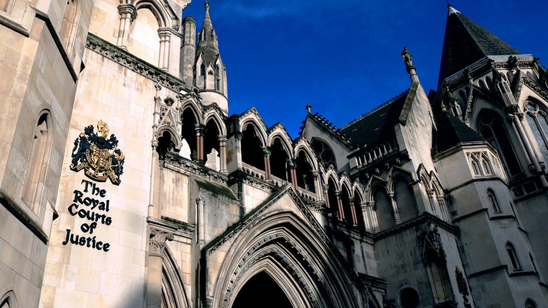 The royal courts of justice 1648944 1280